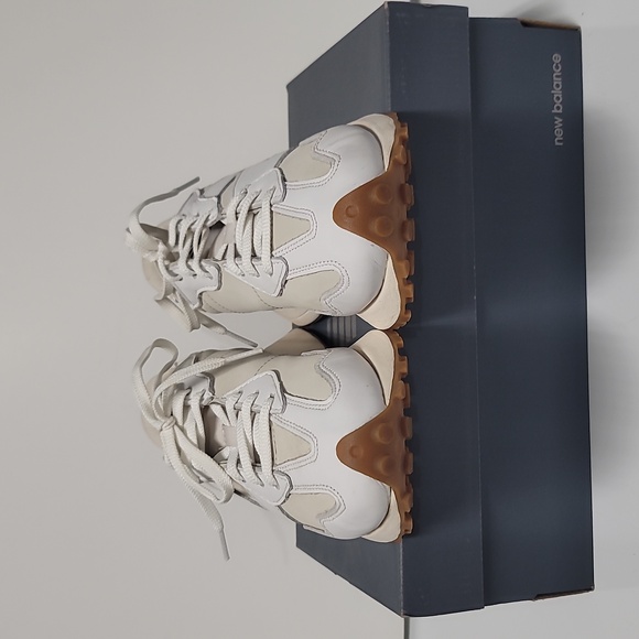 New Balance WS327LA White Moonbeam Leather Athletic Shoes - Picture 7 of 16